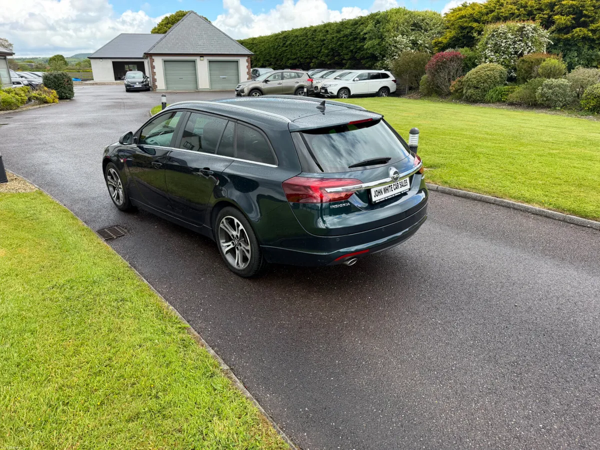Opel Insignia SRI Estate - Image 3