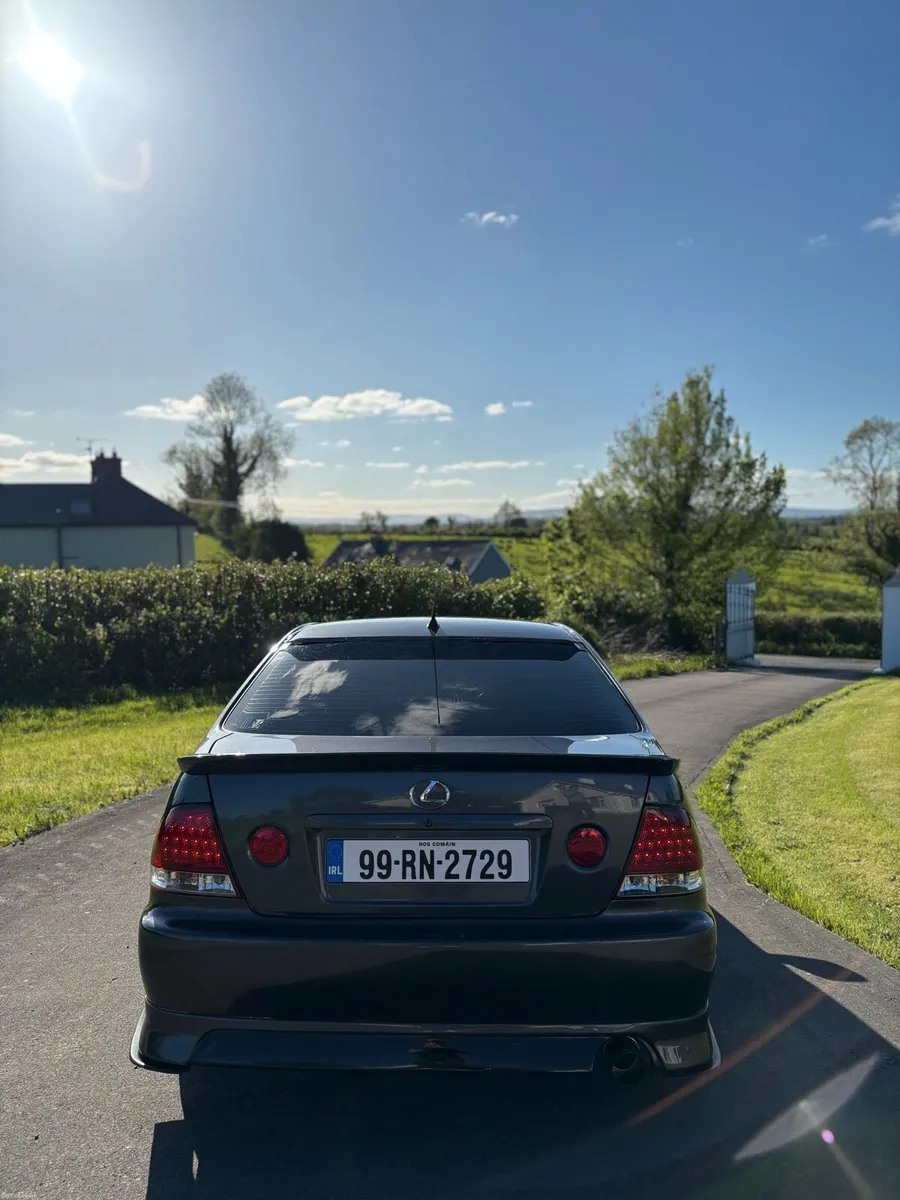 Lexus is200 V8 - Image 4
