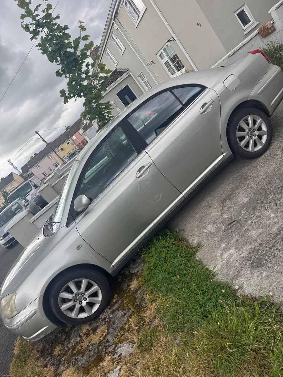 Toyota Avensis 2003 - Image 1