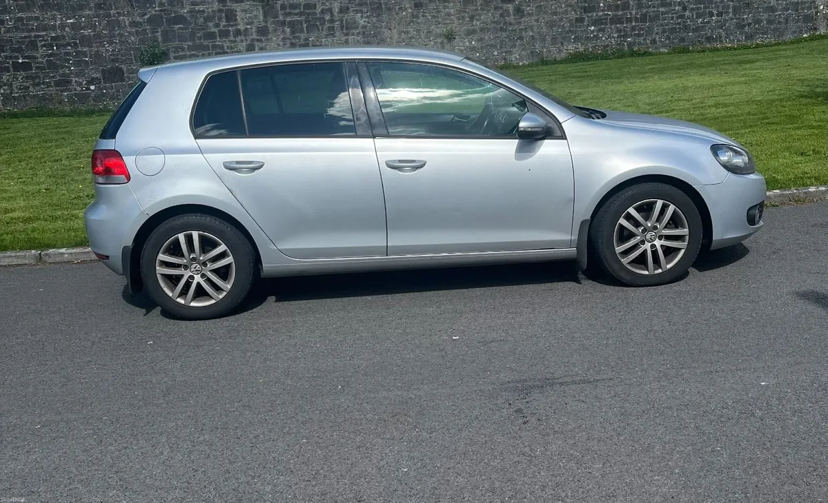 Volkswagen Golf 2011 - Image 2