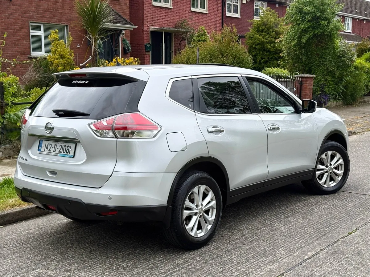 142 X-TRAIL 7 seats Low Mill Panroof - Image 3