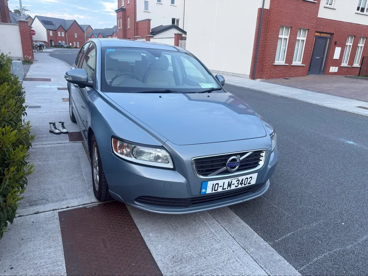 Volvo S40 2010 - Image 2