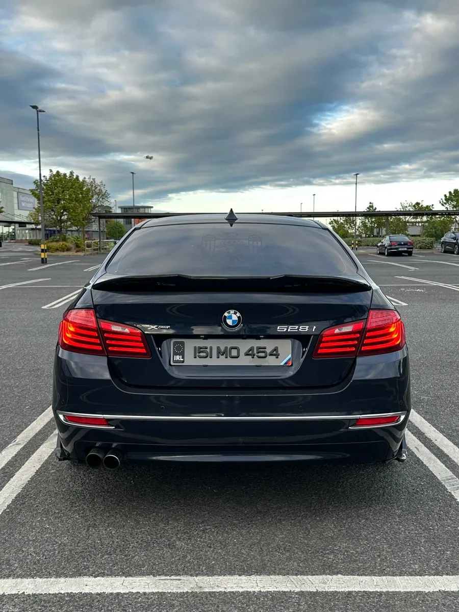 BMW 5-Series 2015 - Image 4