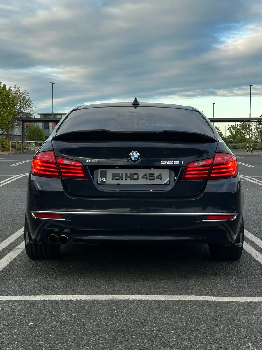 Bmw 5 luxury trim - Image 4