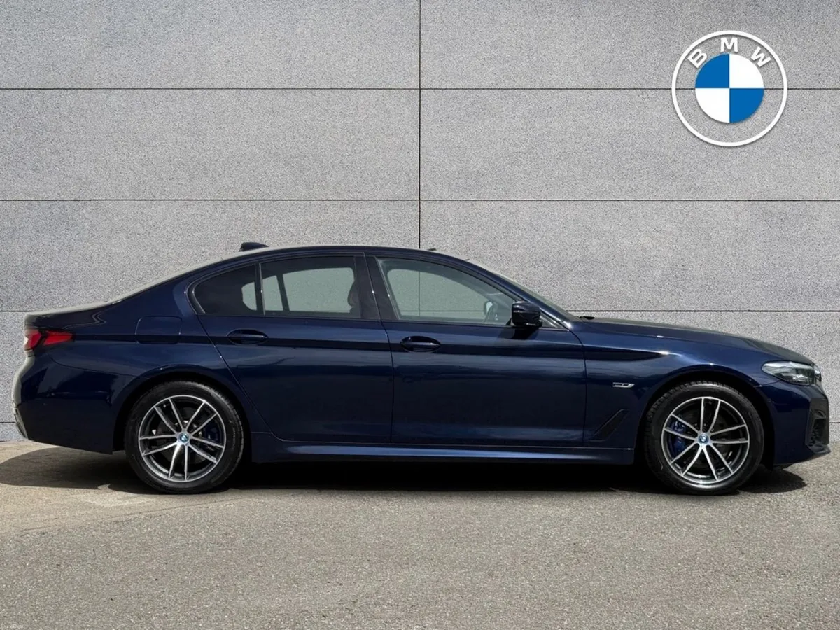 BMW 5-Series 530e M Sport Saloon - Image 4