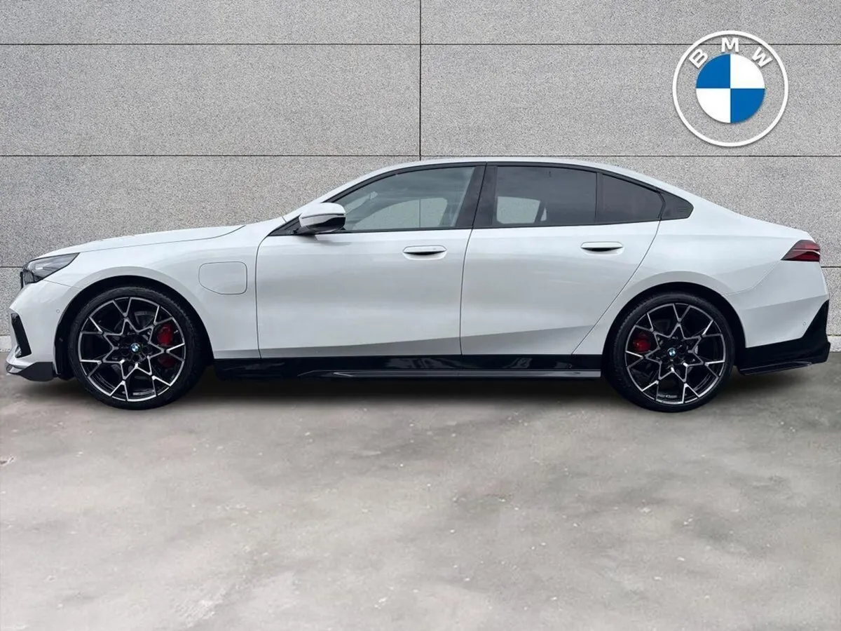 BMW 5-Series 530e M Sport Pro Saloon - Image 4