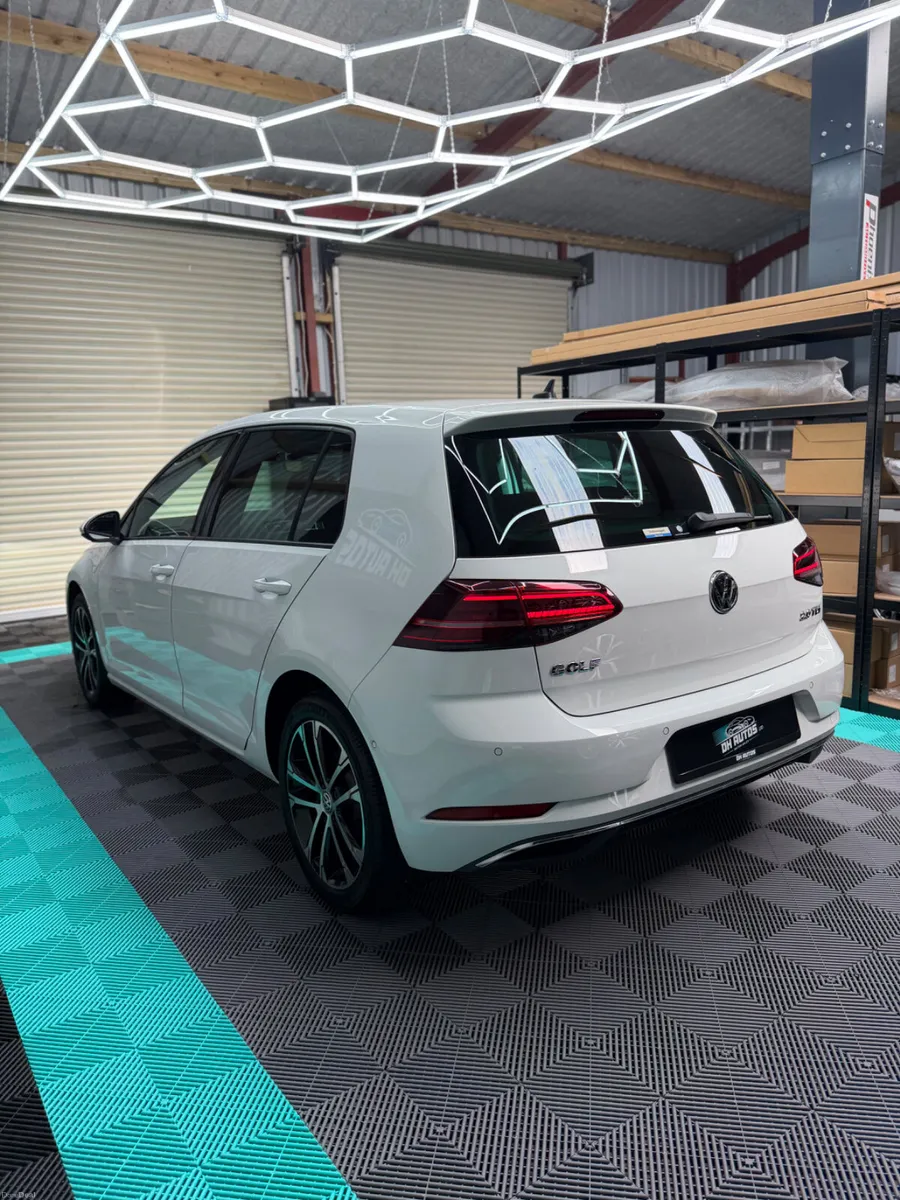 2019 (192) VW Golf 2.0 Diesel - Automatic! - Image 3