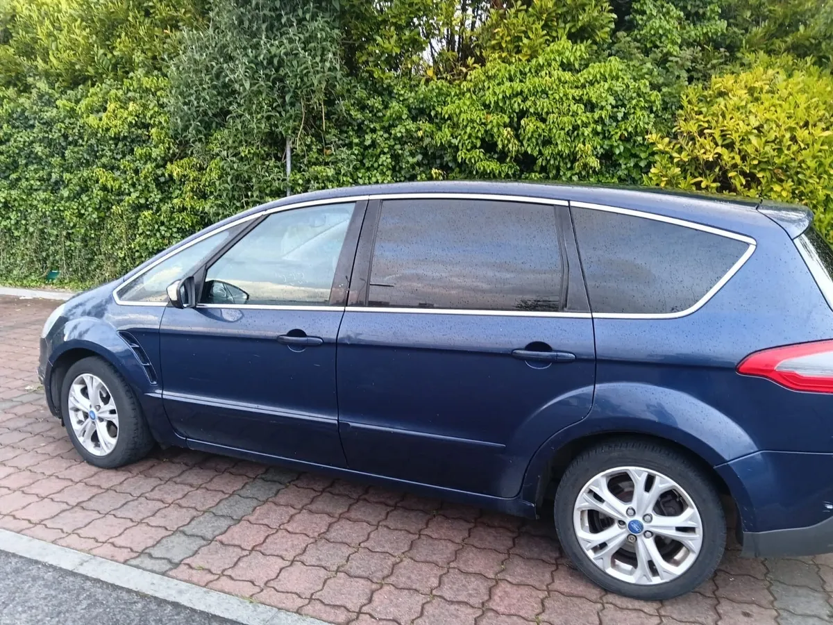 2011 Ford Smax 1.6 Titanium 7 Seater - Image 2