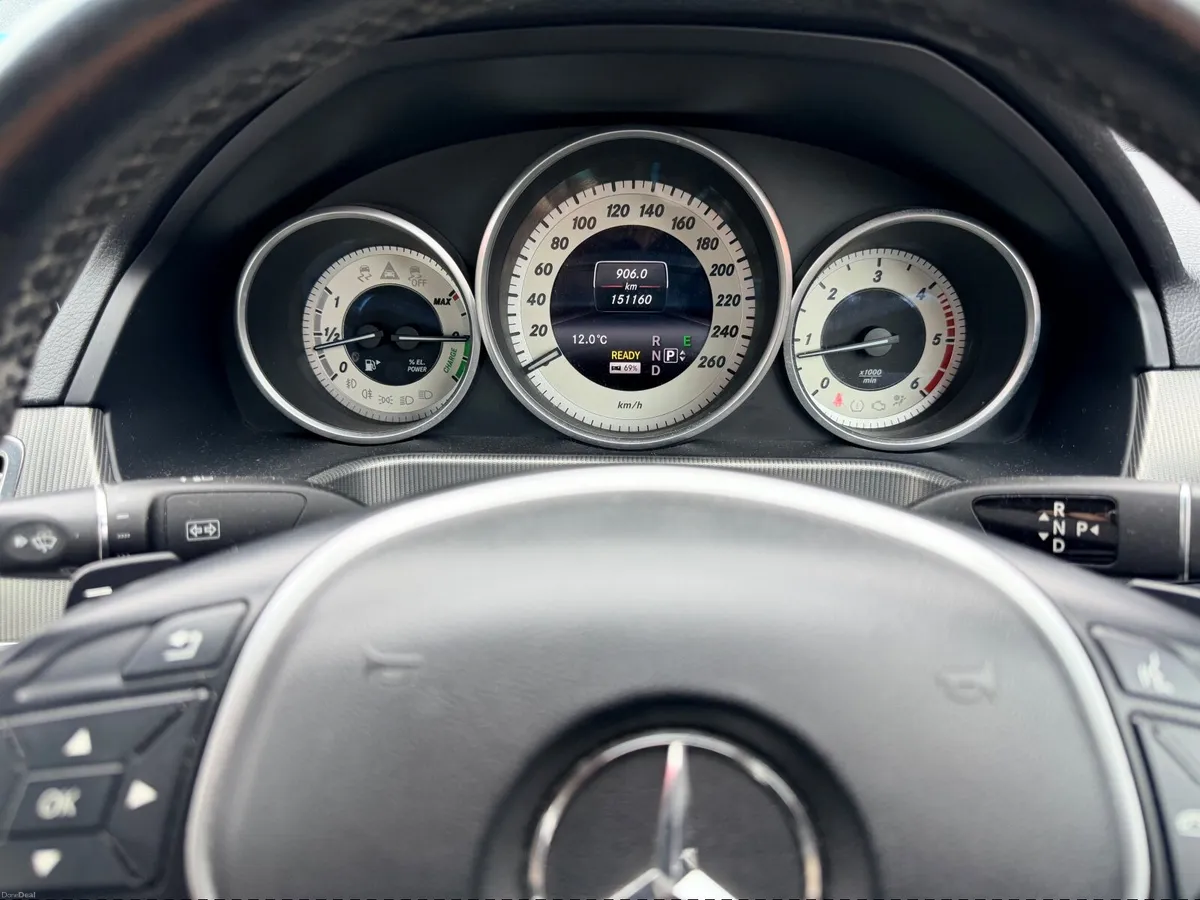 Mercedes-Benz E-Class 2013 - Image 2
