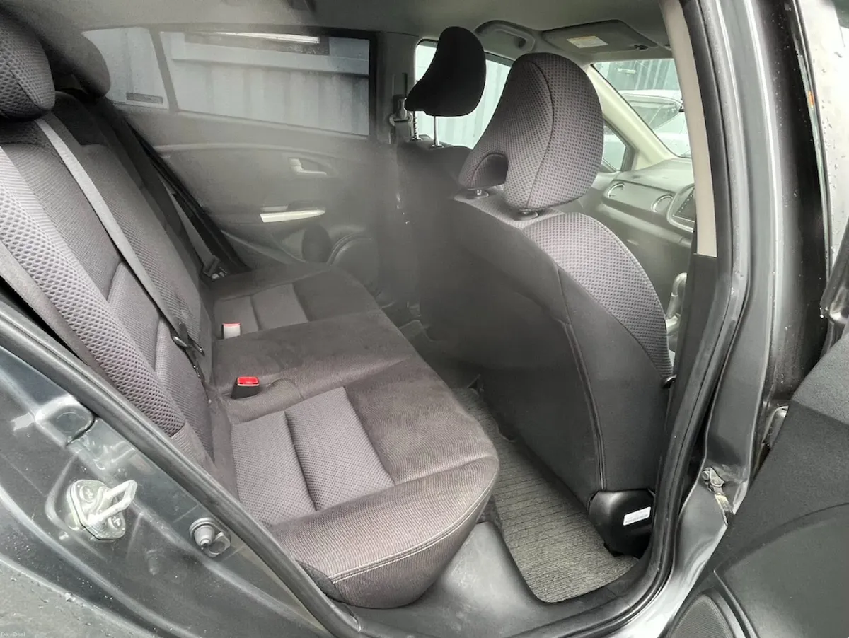 2011 Honda Insight Hybrid Automatic – Only 78,000K - Image 6