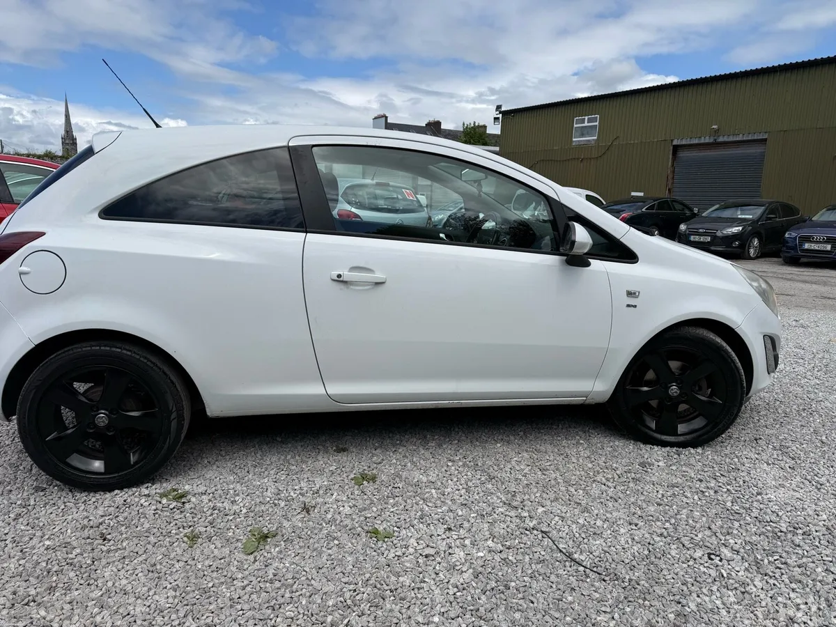 Corsa 11 with new nct 10/26 - Image 2