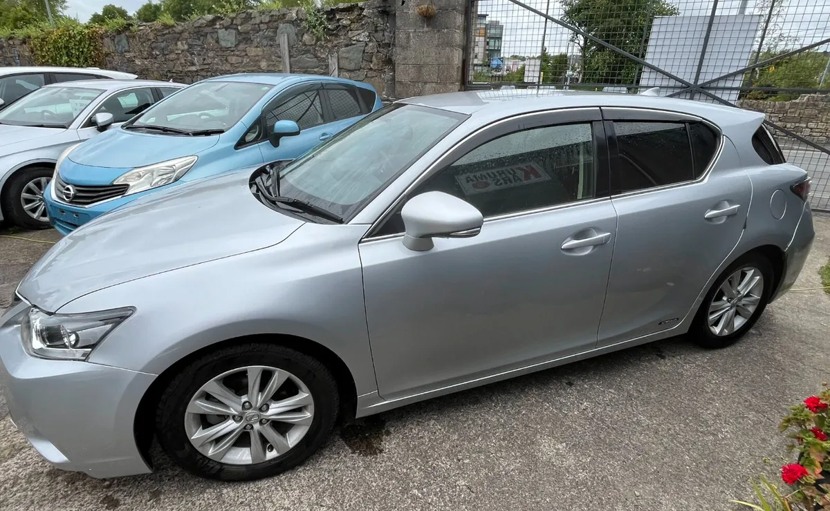2015 Lexus CT200h Hybrid Automatic – Only 28,000KM - Image 3