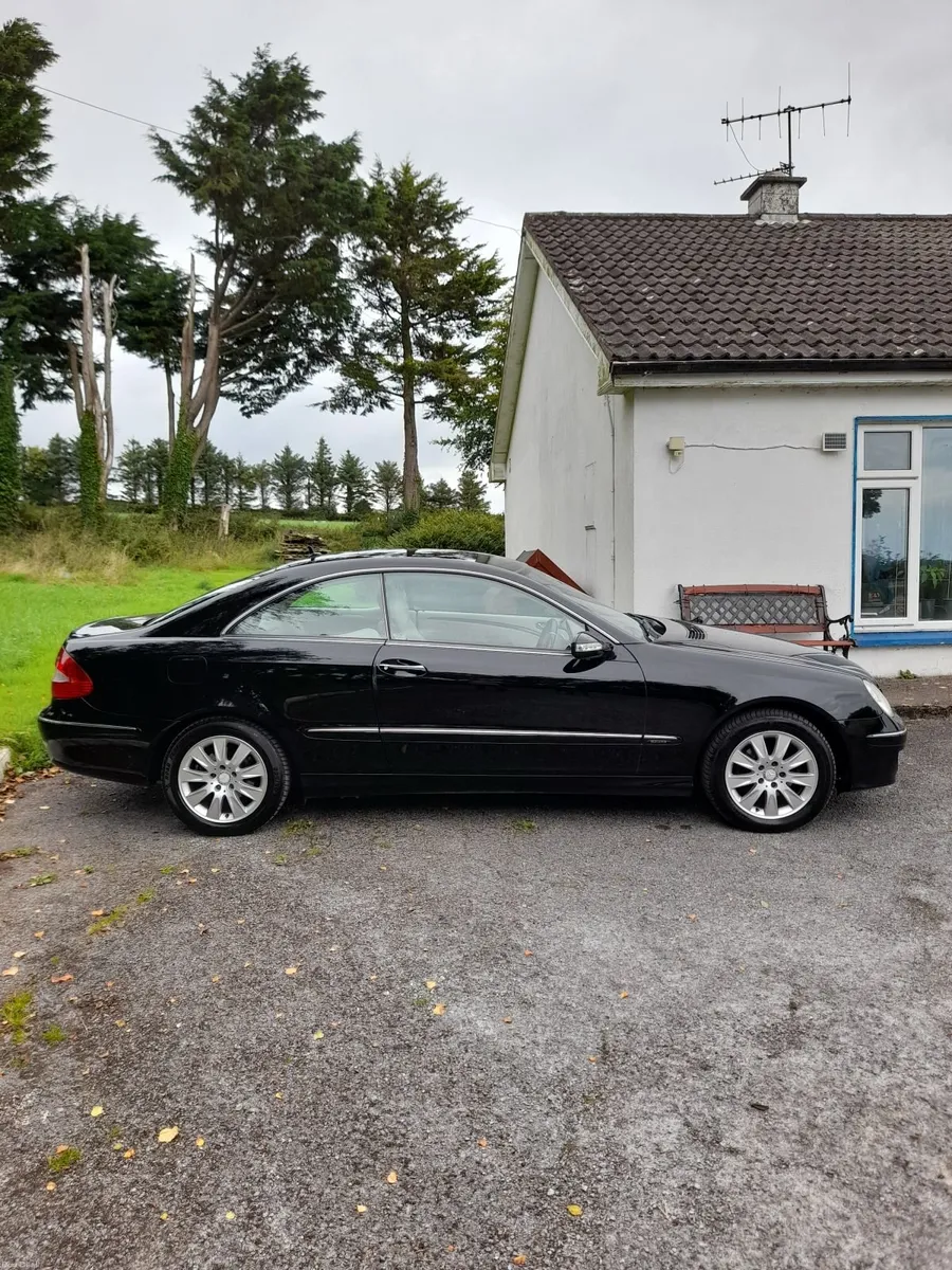 Mercedes-Benz CLK 2009 - Image 4