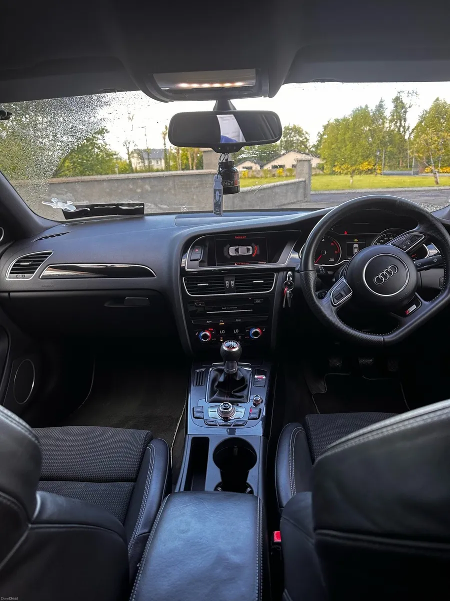 Audi A4 S-Line Black Edition - Image 3