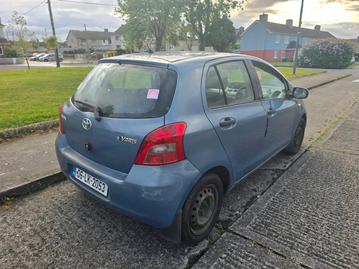 2006 Yaris - Image 4