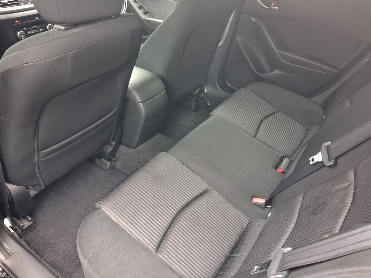 141 Mazda Mazda3 2.2D Sport - Image 5