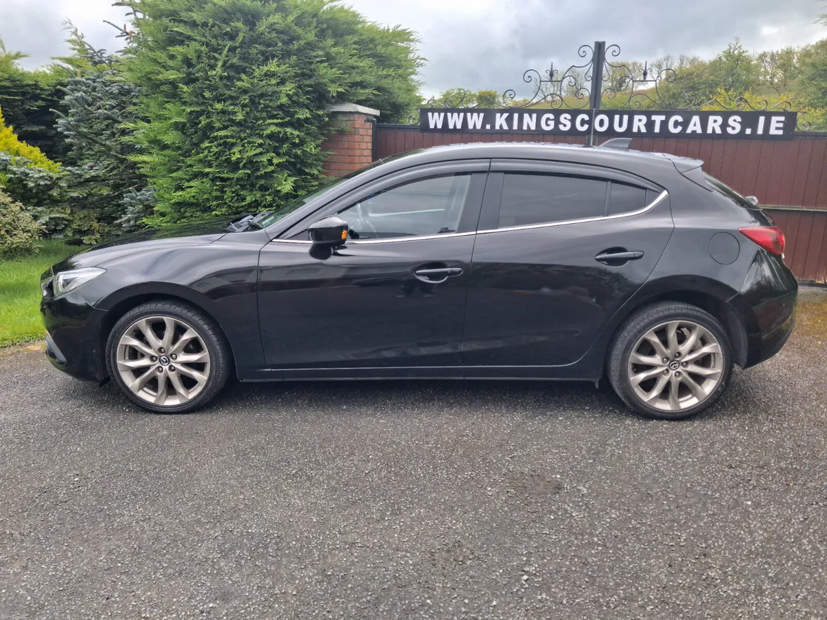 141 Mazda Mazda3 2.2D Sport - Image 2