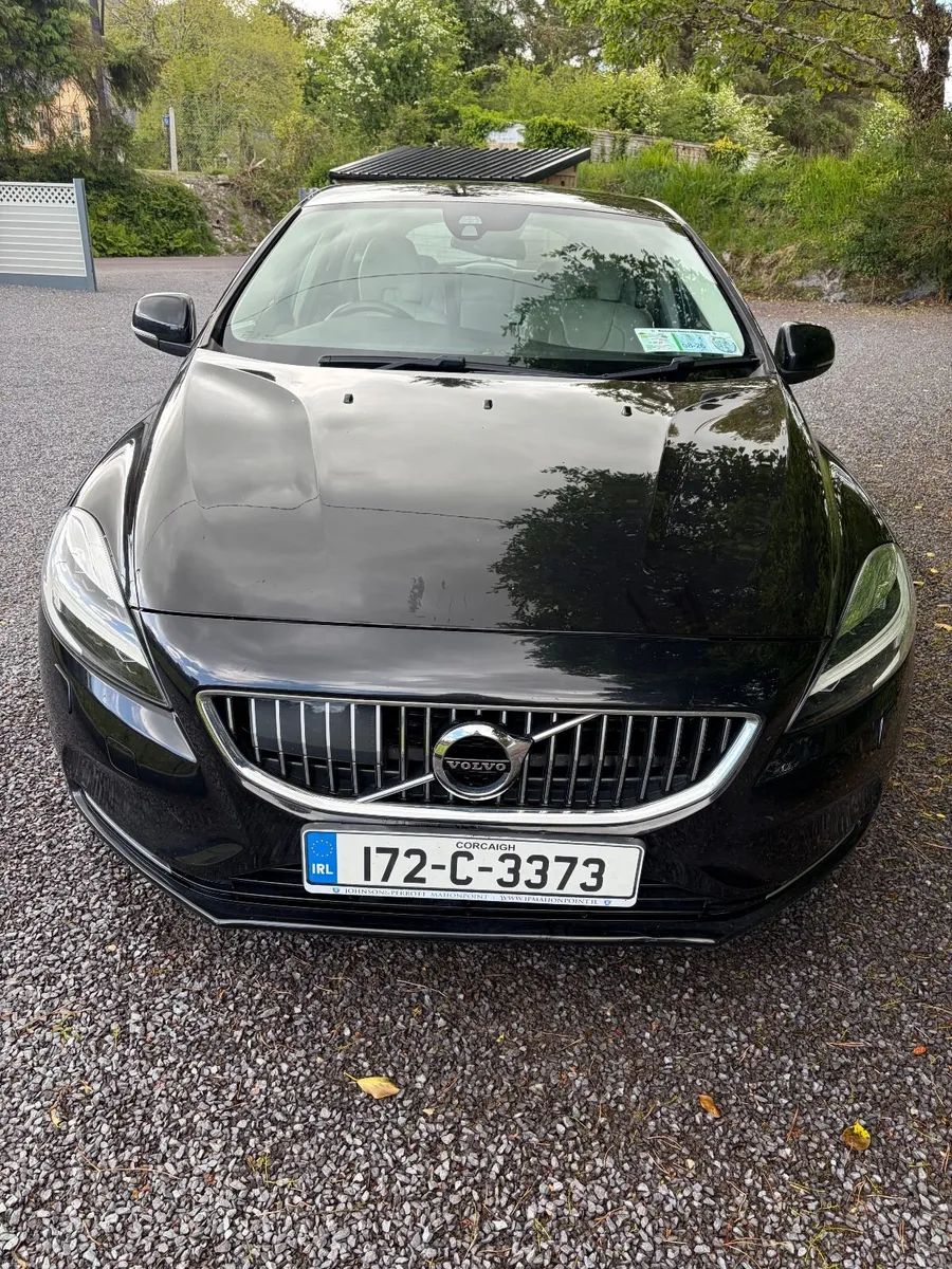 Volvo V40 2017 - Image 1