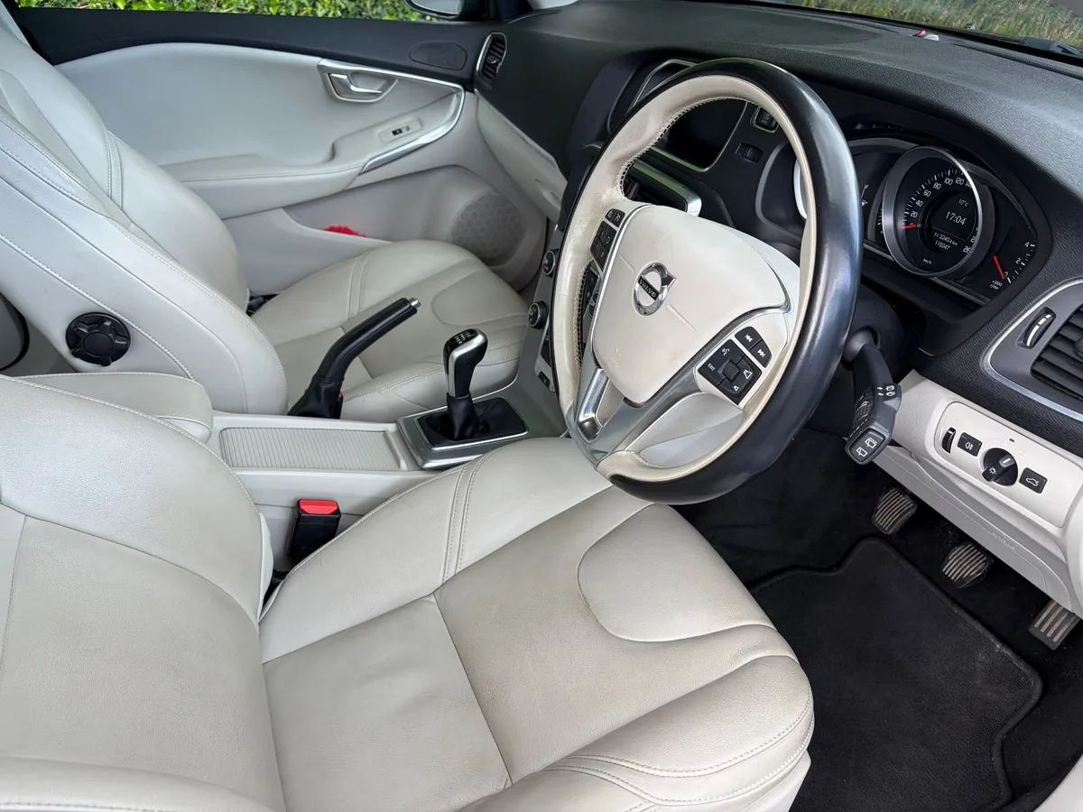 Volvo V40 2017 - Image 4
