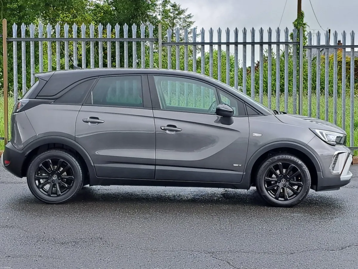 Opel Crossland SRI 1.2 85BHP **REVERSING CAMERA** - Image 3