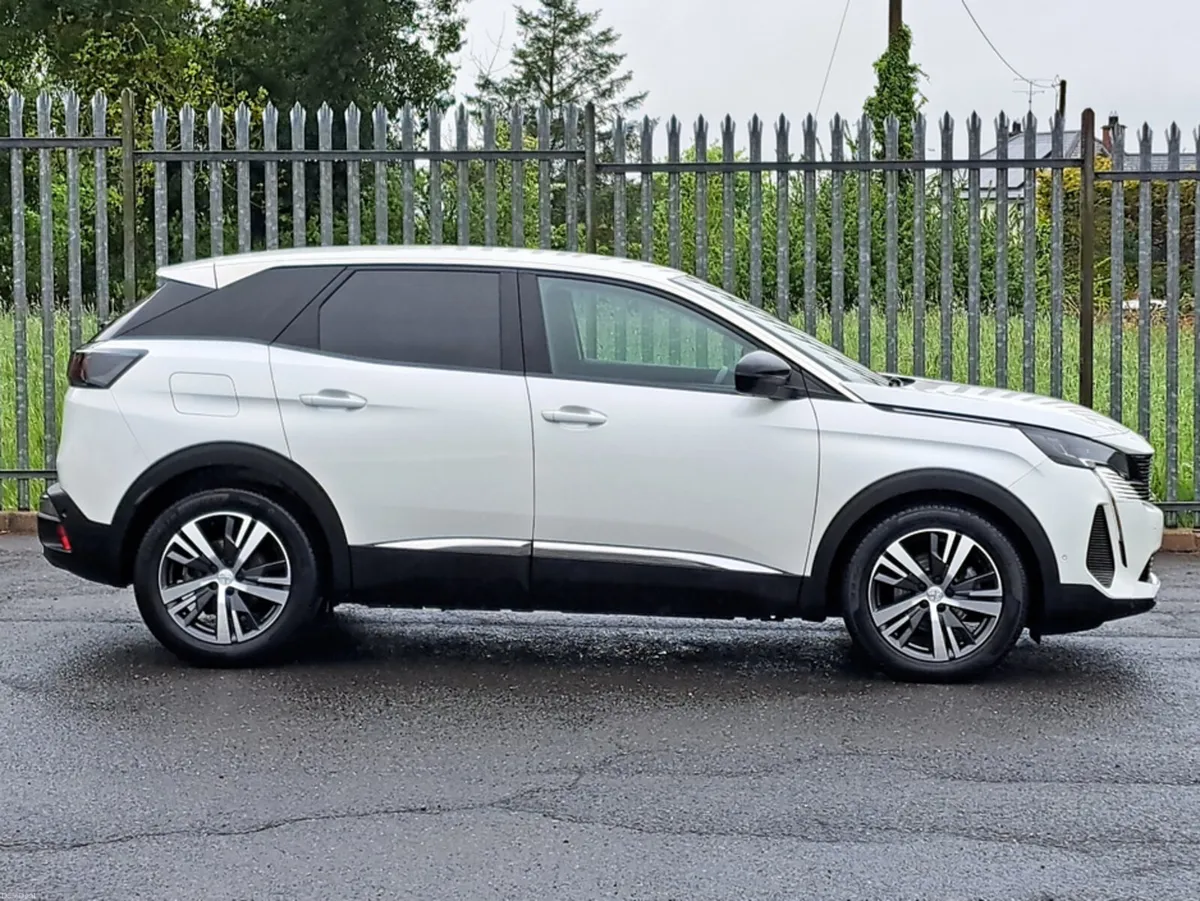 Peugeot 3008 ALLURE 1.5TD 130BHP **REVERSING CAMER - Image 2