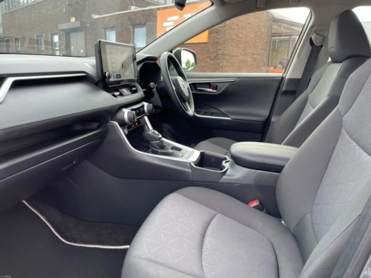 Toyota RAV4 - Luna Edition - Great Value - 2.5 Hyb - Image 6