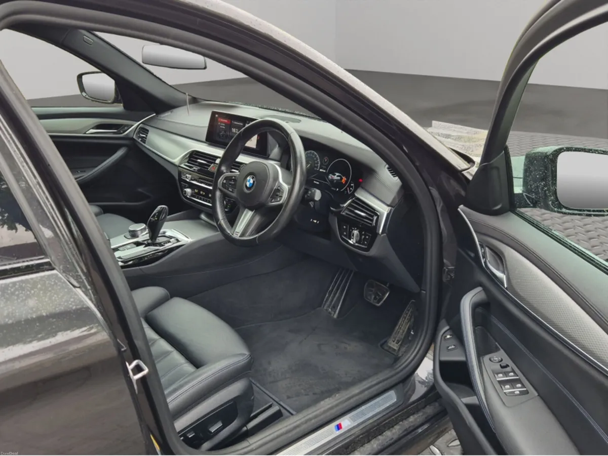 BMW 5-Series 530e M SPORT  AUTO *** SOPHISTO GREY - Image 4