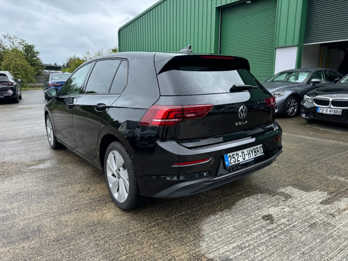 Volkswagen Golf MATCH PHEV S-A DSG - Image 4