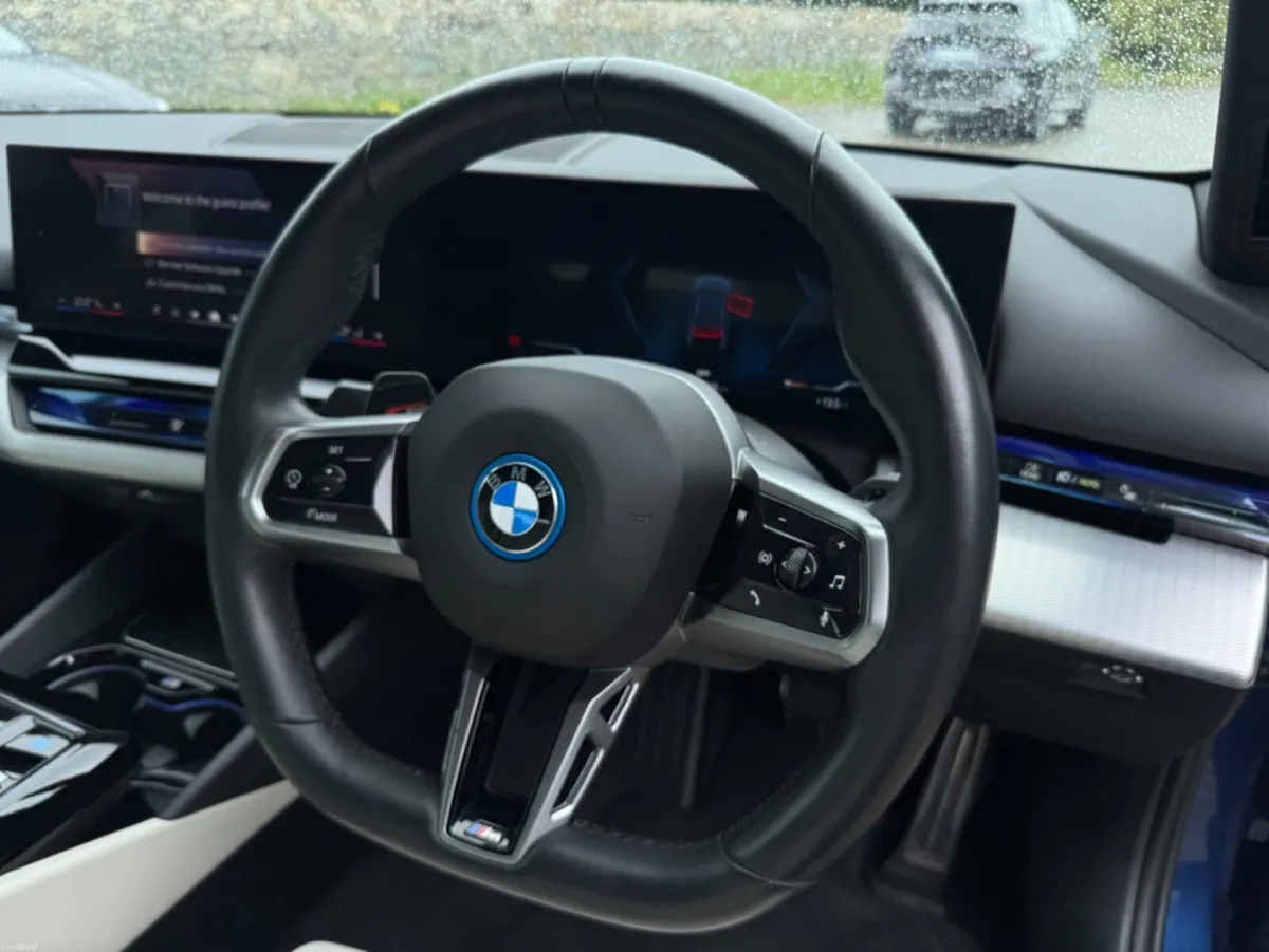 BMW i5 EDRIVE40 M SPORT - Image 6