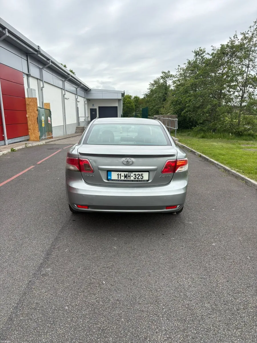 Toyota Avensis 2011 - Image 4