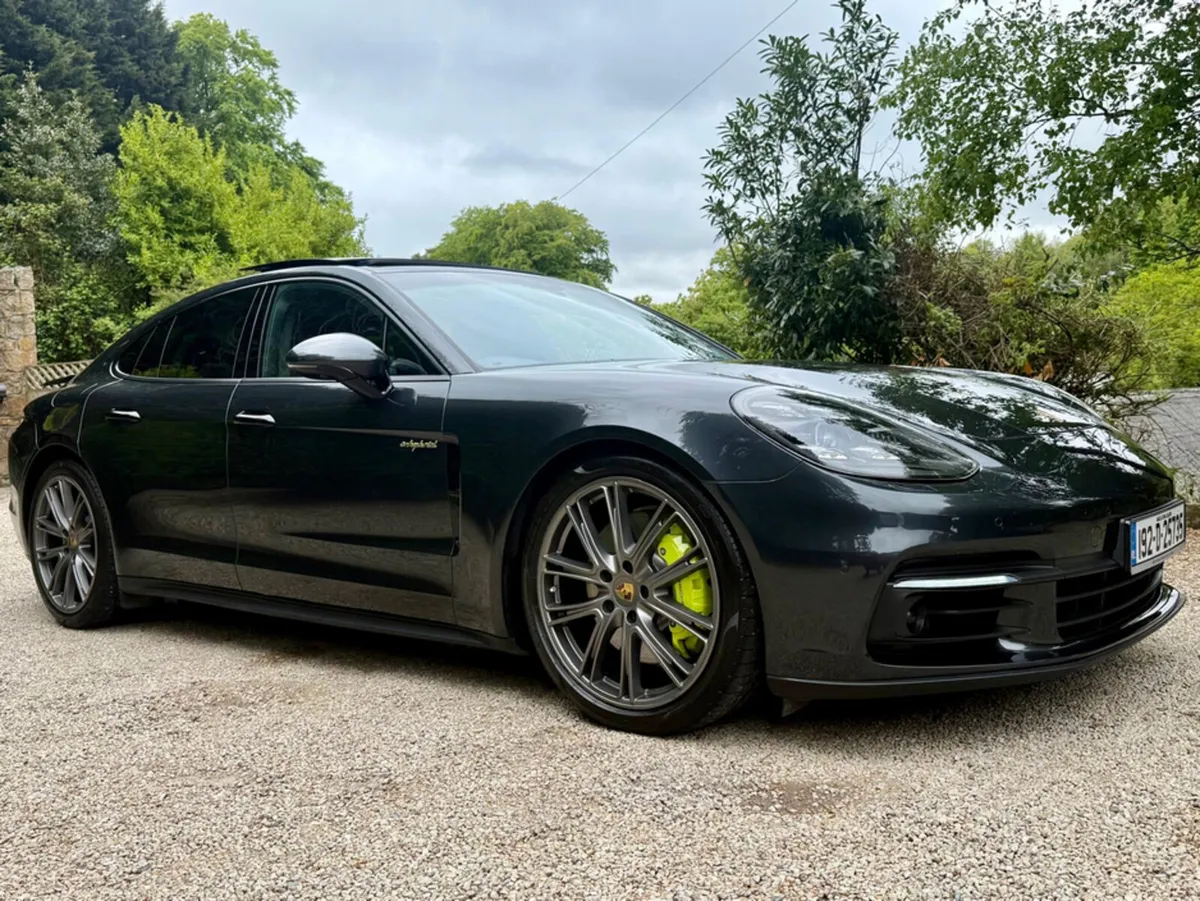 Porsche Panamera 4 E HYBRID 462PS - Image 2