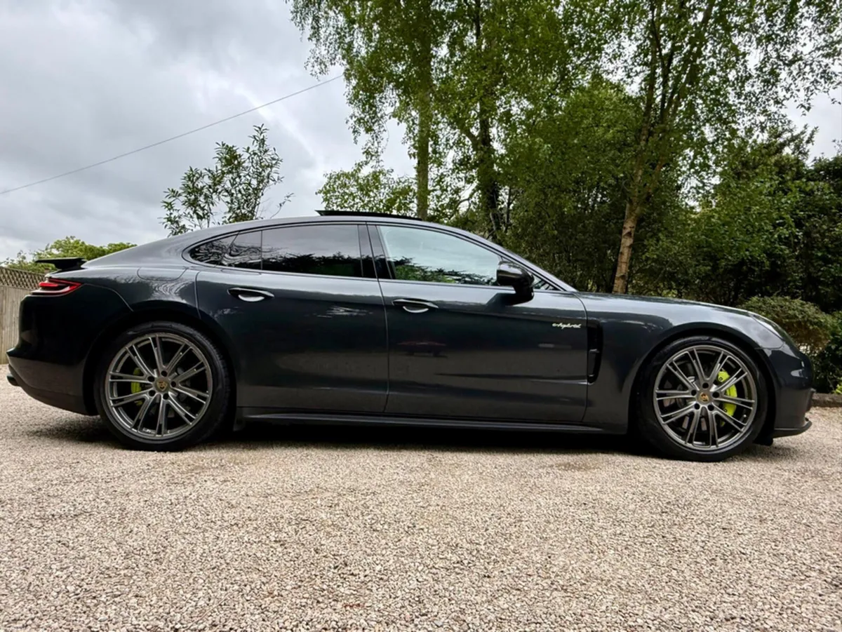 Porsche Panamera 4 E HYBRID 462PS - Image 3