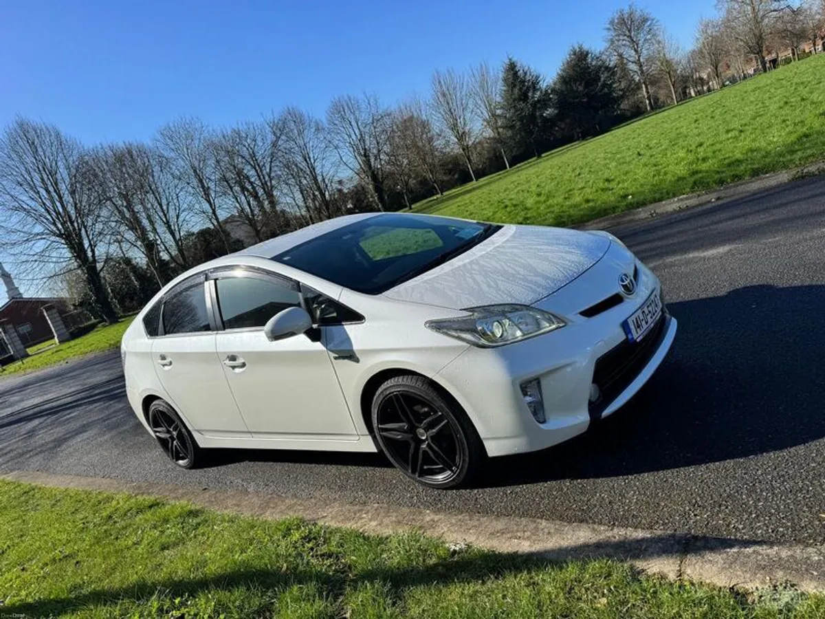 2014 Toyota Prius+ - Image 4