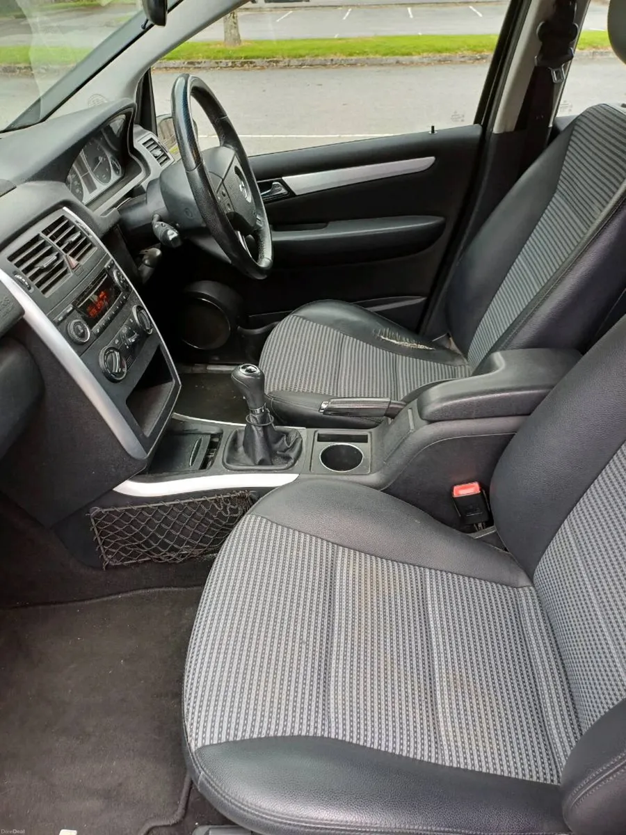 09 MERCEDES BENZ B150 PETROL - Image 2