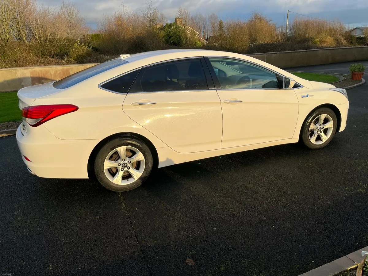2012 Hyundai I40 Style low mileage - Image 3