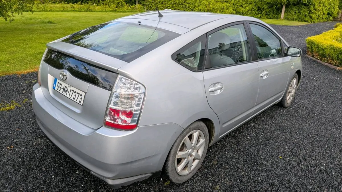 2009 Silver Toyota Prius - Image 3