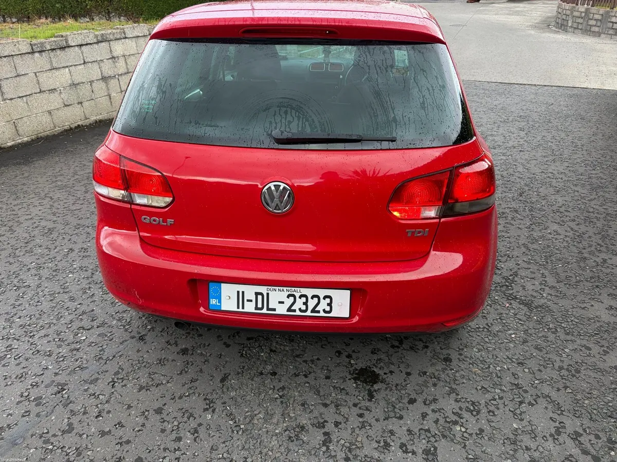 2011 Volkswagen Golf - Image 4