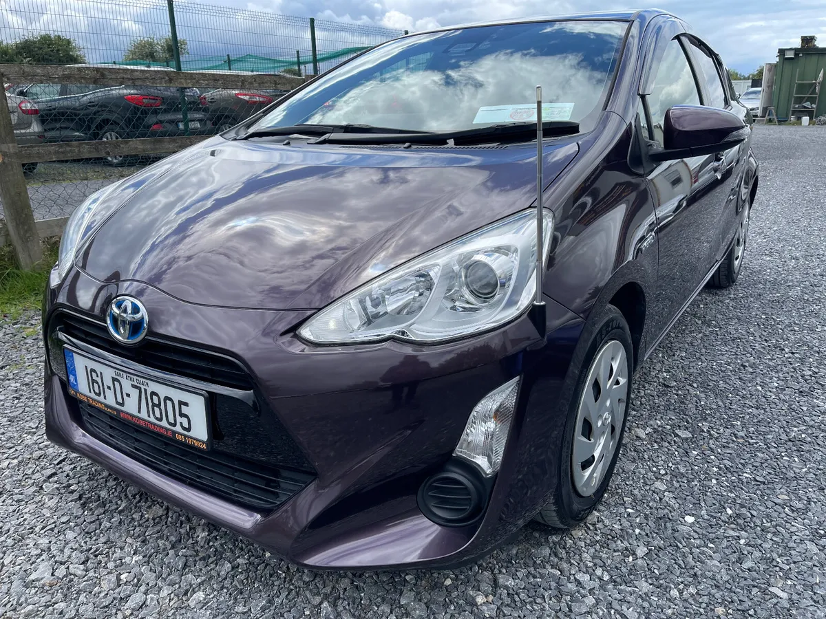 2016 Toyota Aqua 1.5 Hybrid cruise control - Image 5