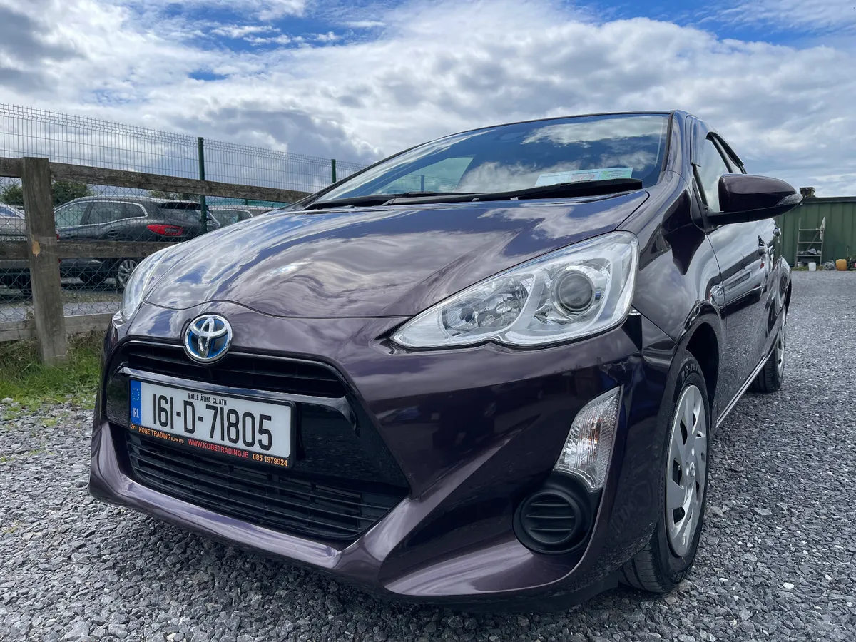 2016 Toyota Aqua 1.5 Hybrid cruise control - Image 6