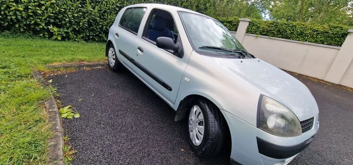 Automatic Renault Clio - Image 2