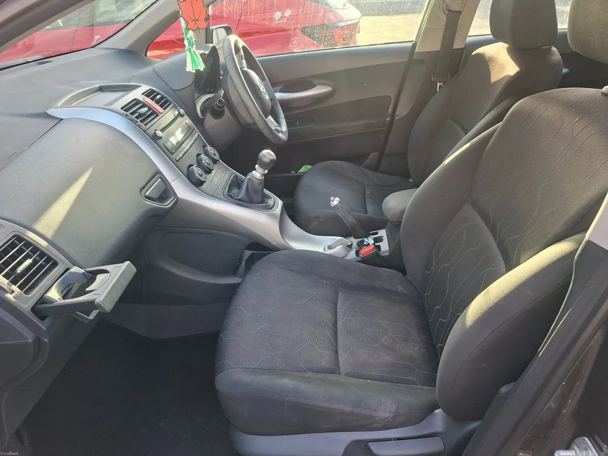 Toyota Auris 2012 - Image 3