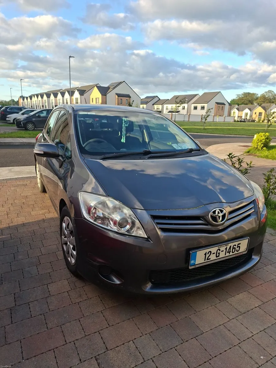 Toyota Auris 2012 - Image 1