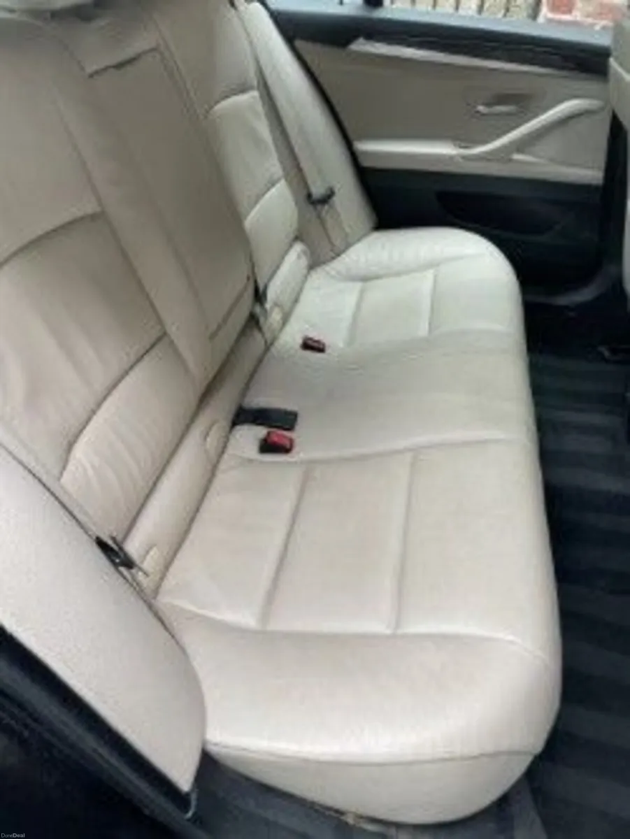 BMW 5-Series 2011 - Image 6