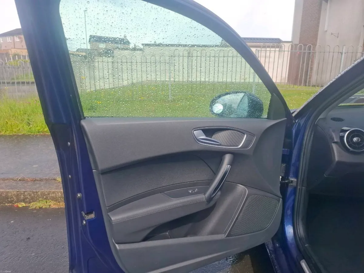 Audi A1 Automatic  46K klms stunning blue metallic - Image 4
