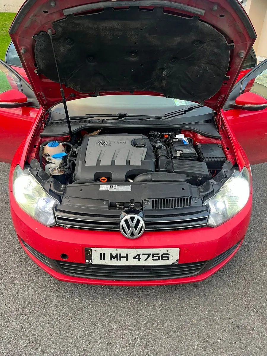 Volkswagen Golf 2011 - Image 2