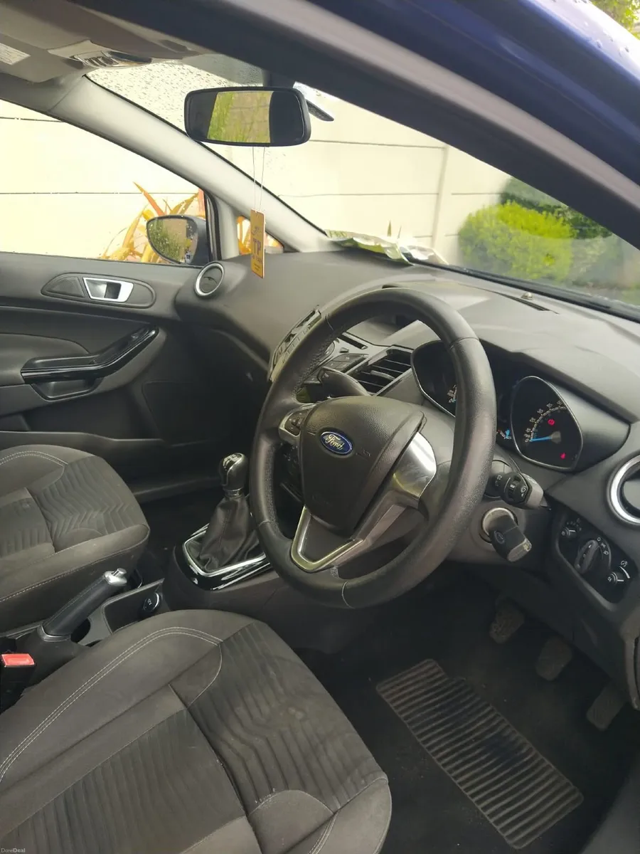 Ford Fiesta 2014 - Image 2