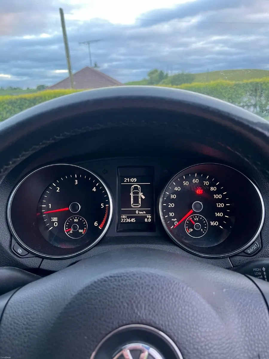 Volkswagen Golf 2011 - Image 4