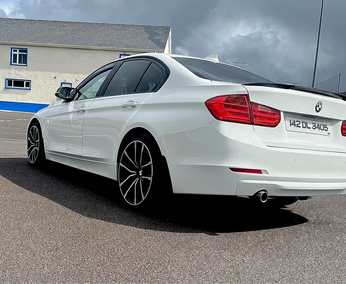 BMW 320d **low miles** - Image 4