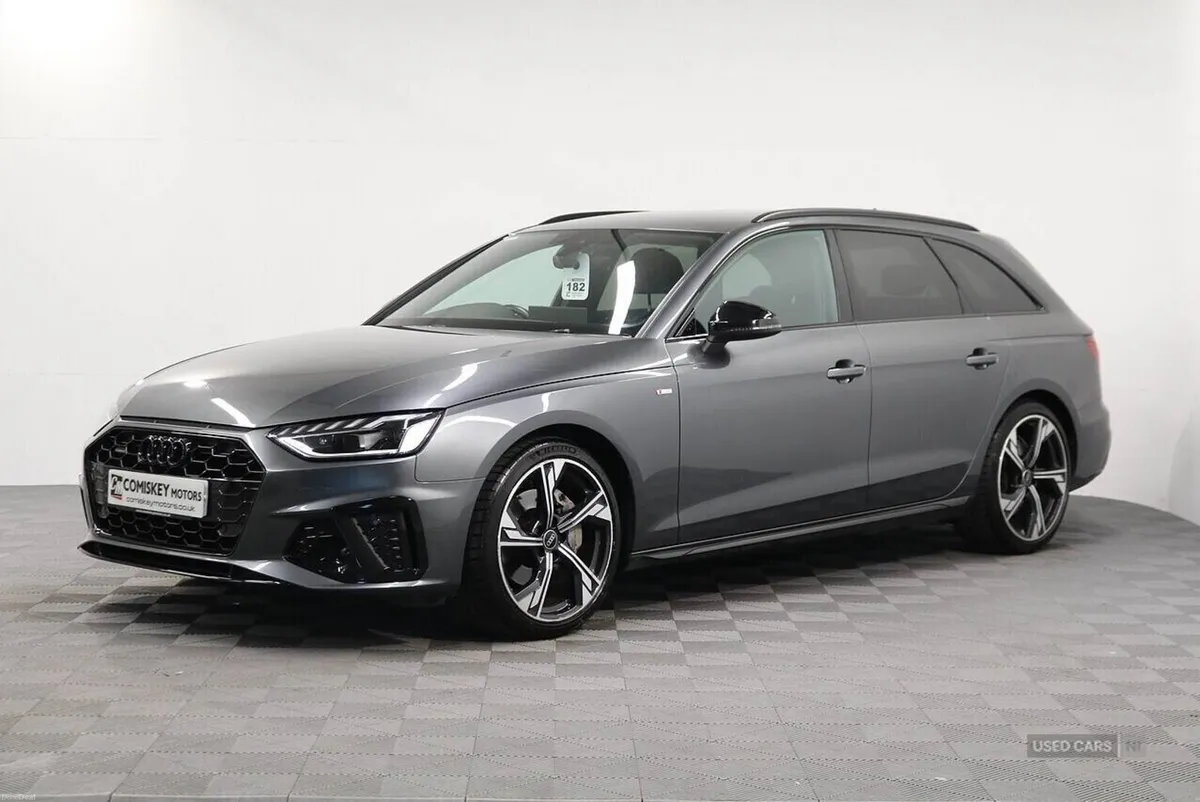 Audi A4 Avant TDI Black Edition - Image 3