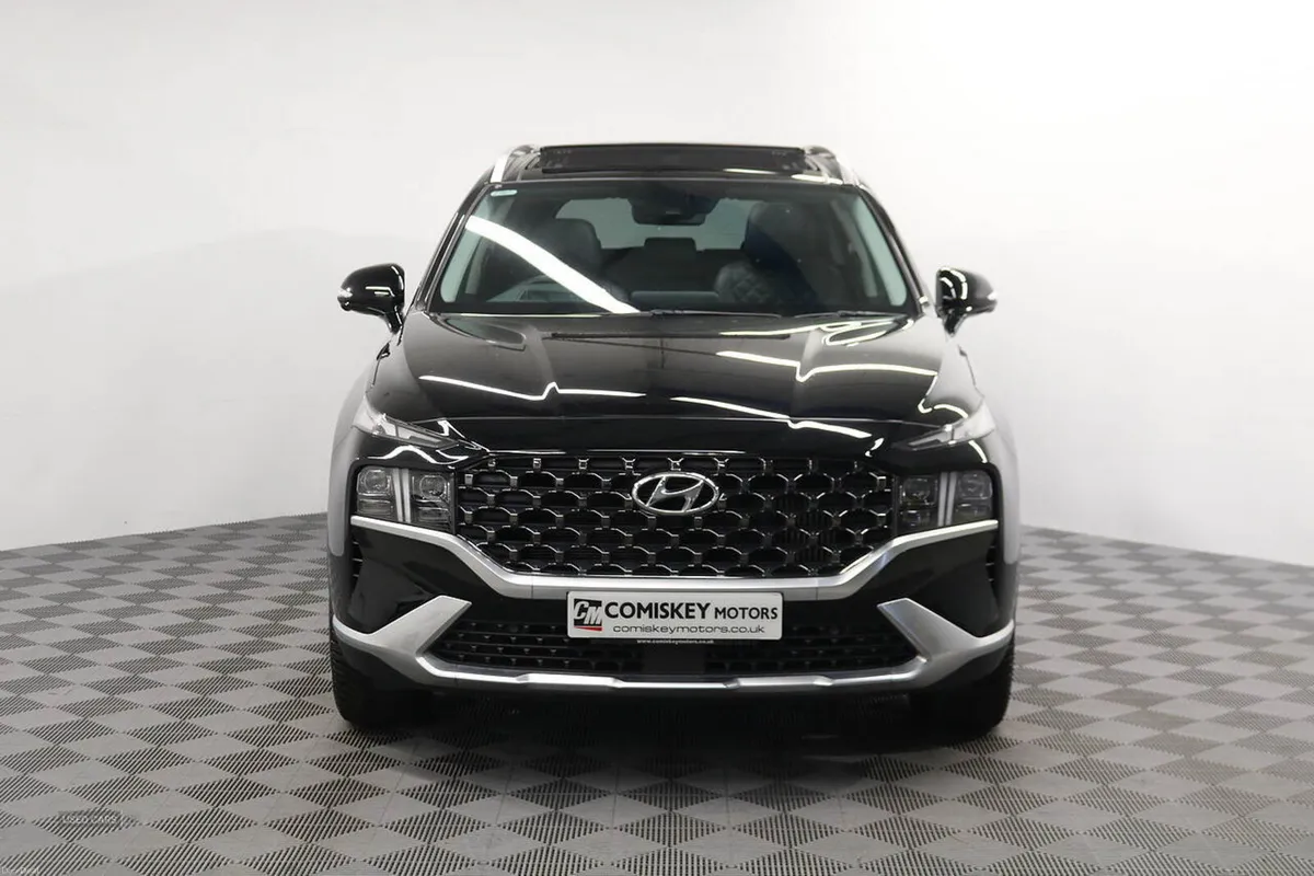 Hyundai Santa Fe T-GDi Ultimate - Image 2